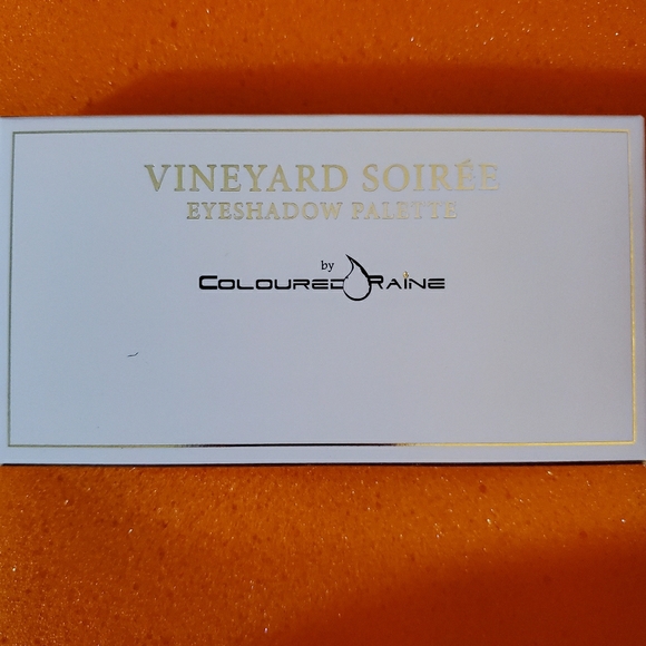 Coloured Raine Cosmetics Vineyards Soirée Palette - Picture 2 of 2